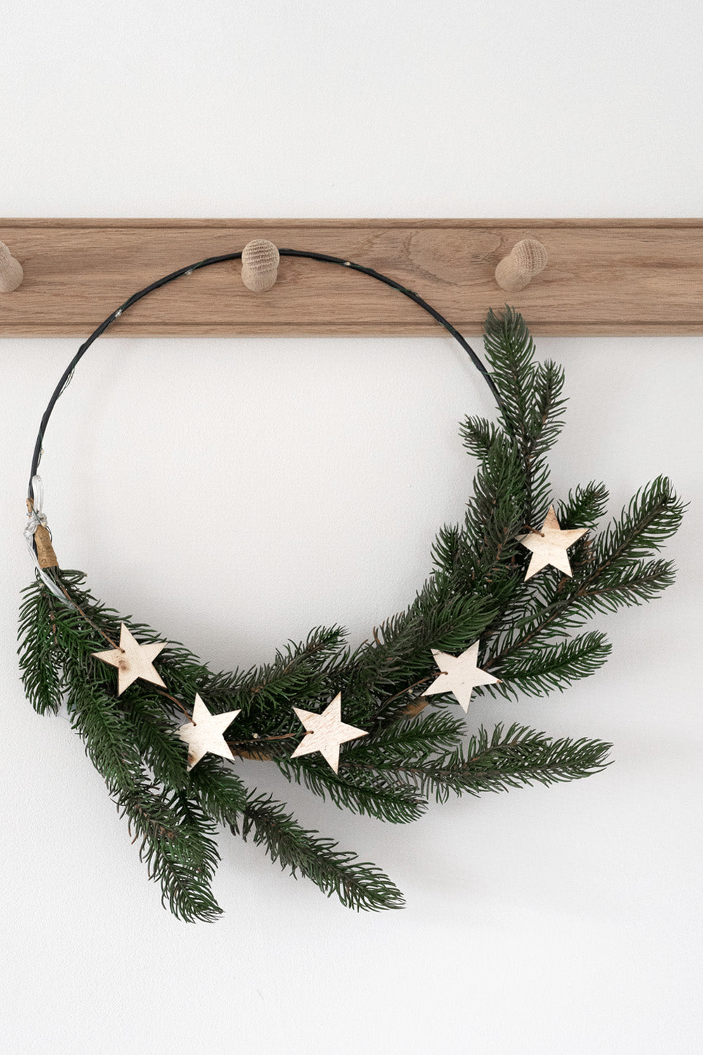 Half Hoop Star LED Wreath